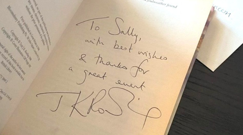 Подписанная книга о Гарри Поттере продана за 4400 евро