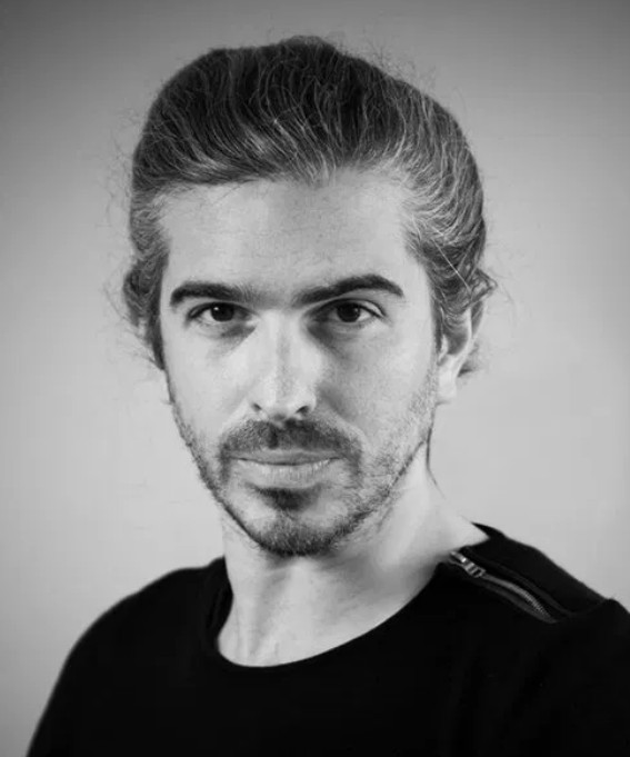 Алексис Вайсброт