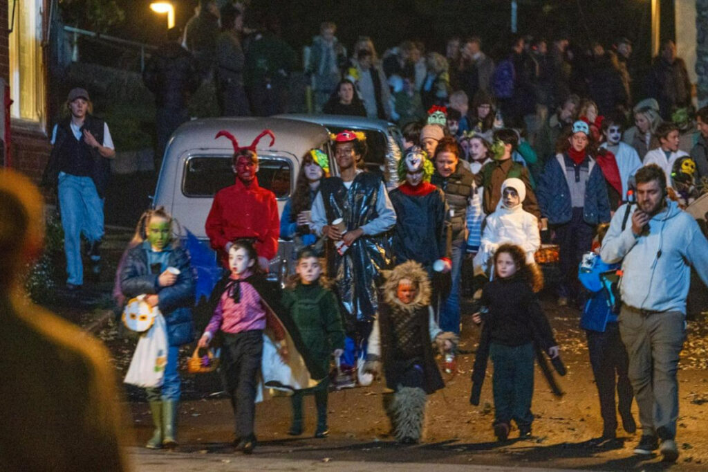 Хэллоуин в Годриковой впадина — накануне нападения Волдеморта