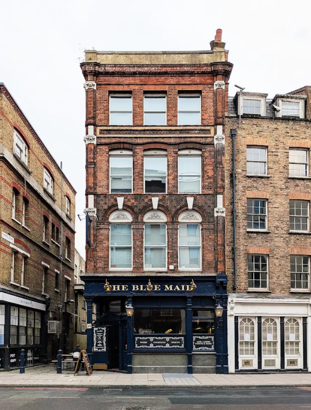 паб «Синяя дева», Боро-Хай-Стрит - Сцены в «Дырявом котле»