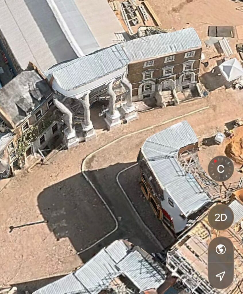 Декорации сериала «Гарри Поттер»: Косой переулок и Гринготтс замечены на спутниковых снимках