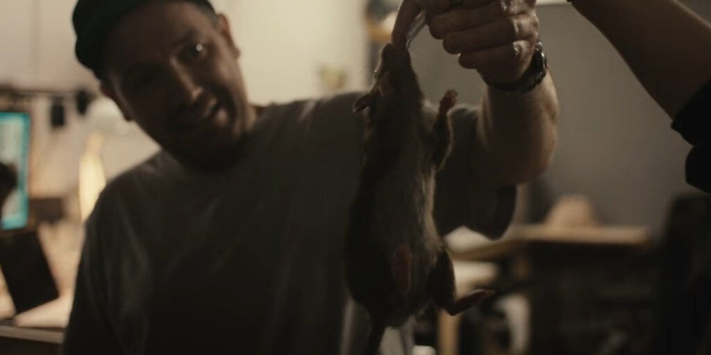 Короста (Scabbers) кусается